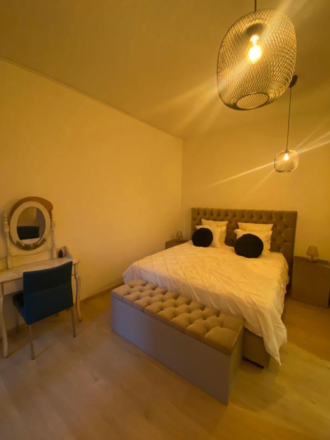 B&B Art And Sleep Antwerpen Buitenkant foto