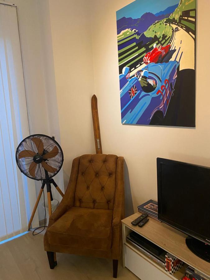 B&B Art And Sleep Antwerpen Buitenkant foto