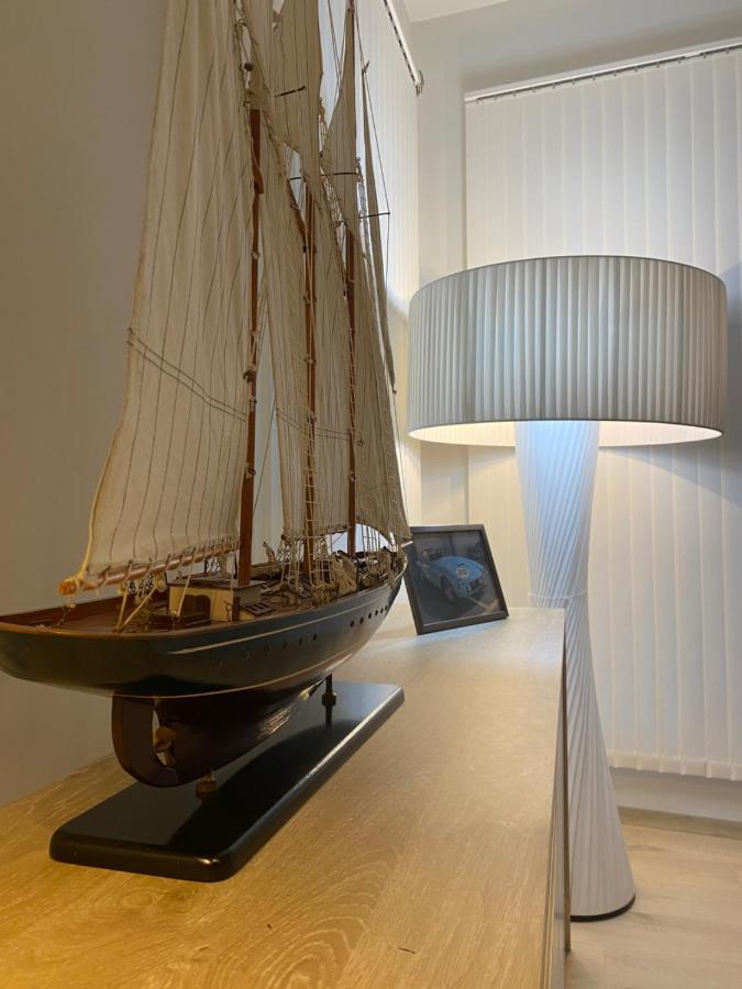 B&B Art And Sleep Antwerpen Buitenkant foto
