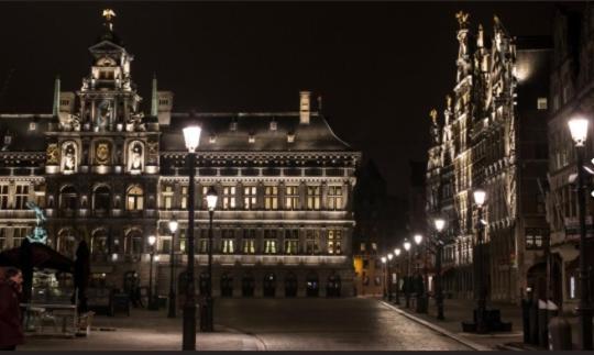 B&B Art And Sleep Antwerpen Buitenkant foto